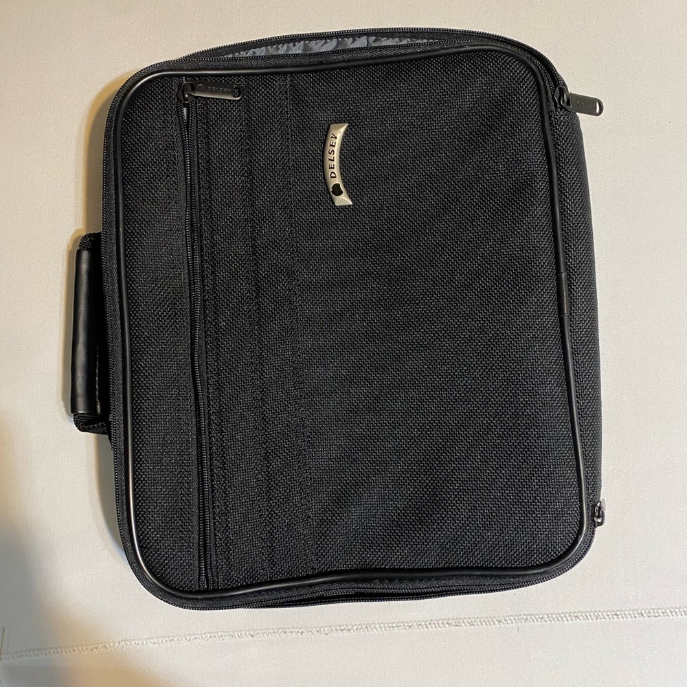 Delsey Paris laptop bag/case
